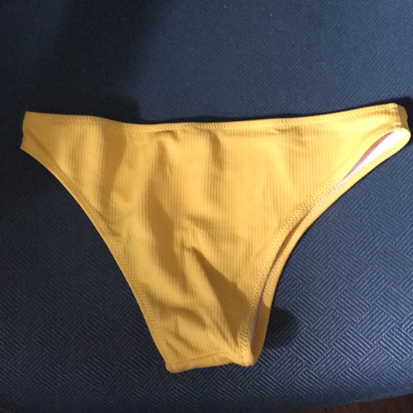 Medium Zaful yellow bandeau bikini - Picture 6 of 8